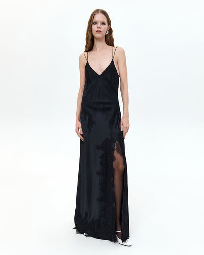Шовкова сукня максі з розрізом та мереживом