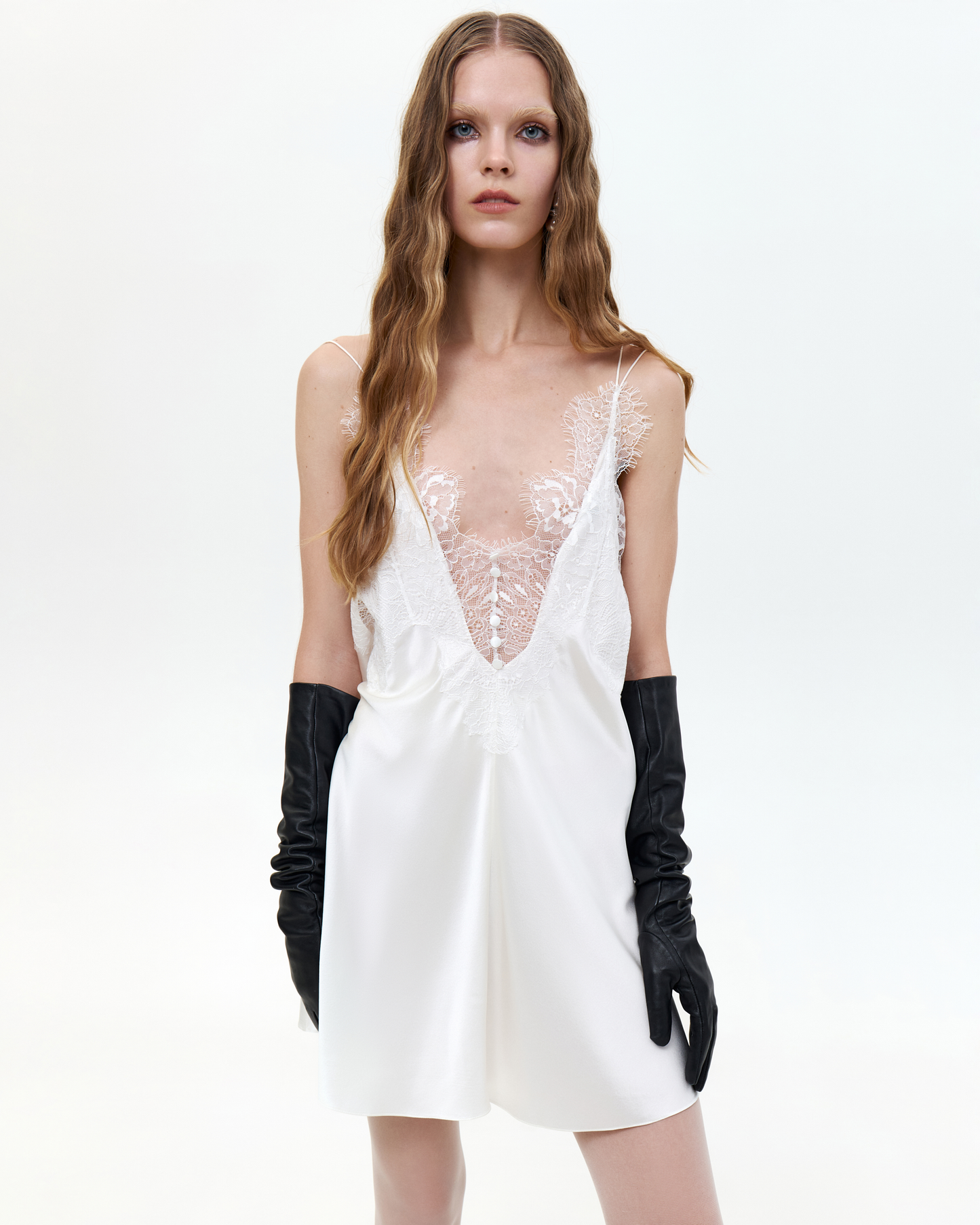 Шовкова сукня міні з мереживом
 