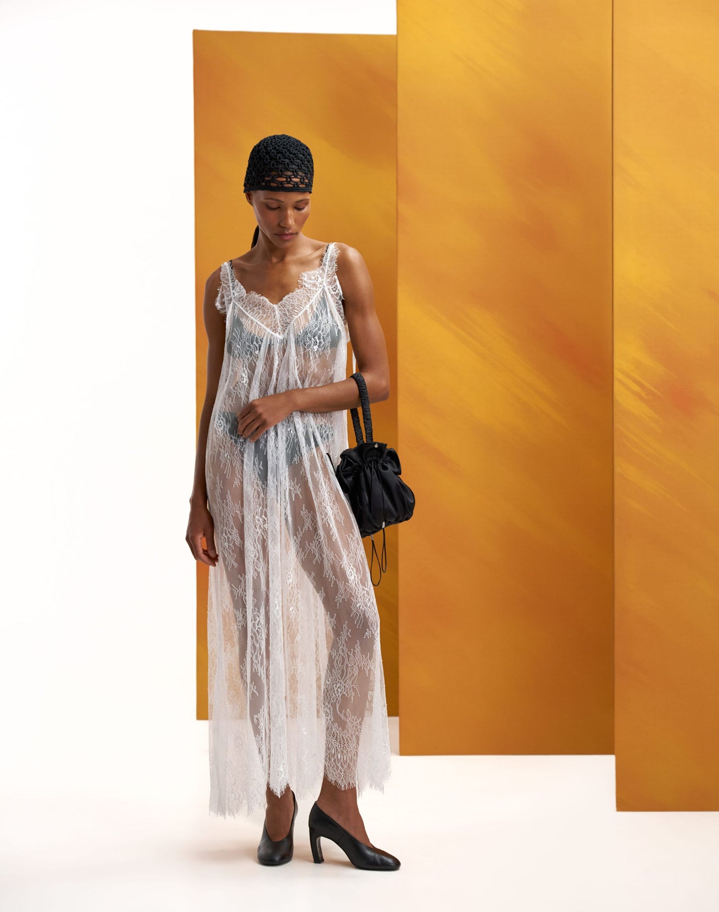 Мереживна сукня максі