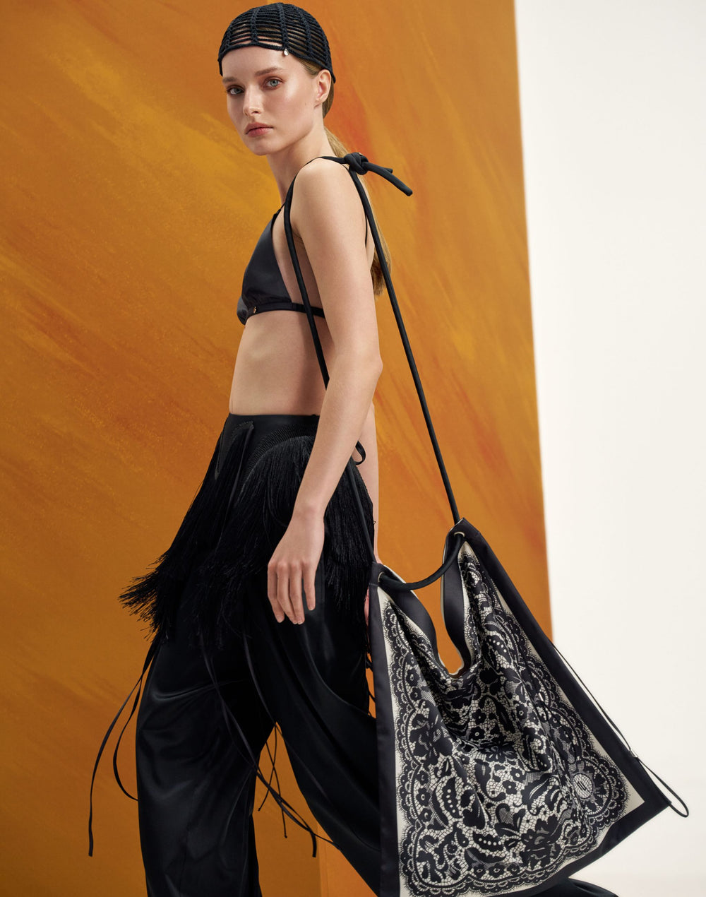 Шопер з атласу й шовку з мереживним принтом