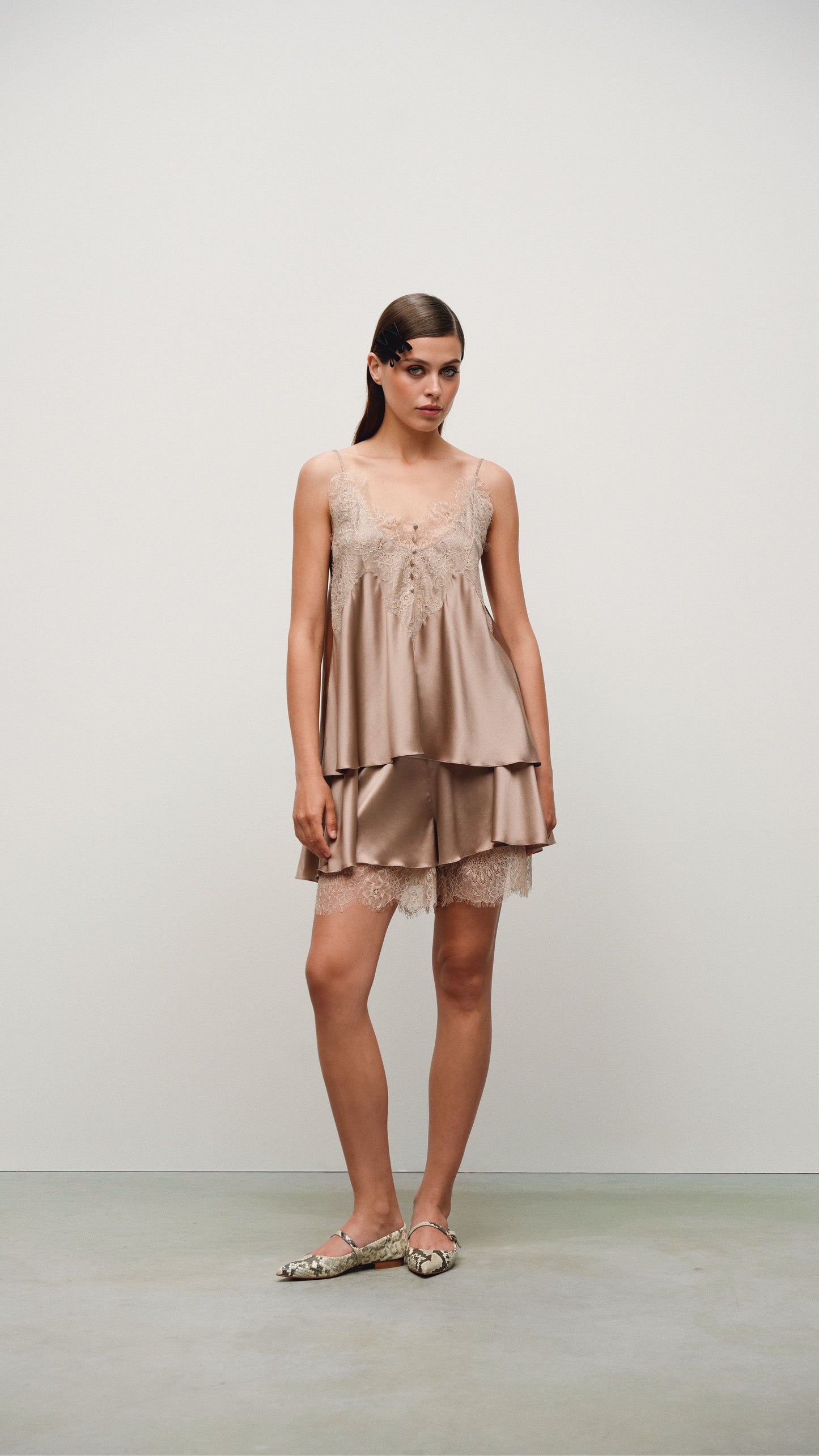 Silk shorts with buttons